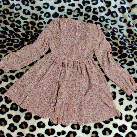 SOLD.......💚 Cottage Core Button Up Dress - Picture 2 of 15